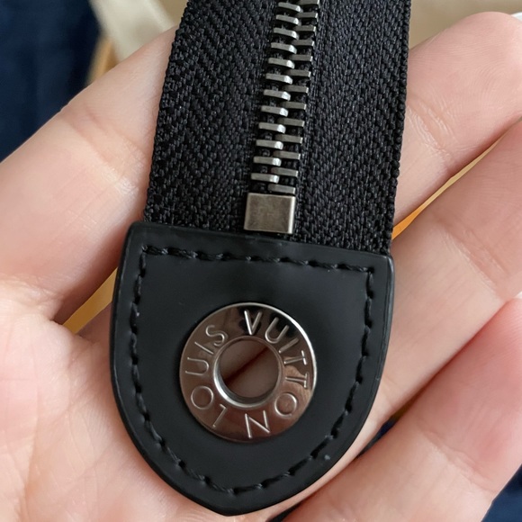 Louis Vuitton - Pochette Voyage MM - Picture 3 of 5